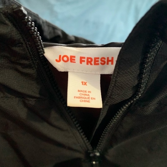 Woman’s Wind Breaker Sweater - Picture 2 of 2